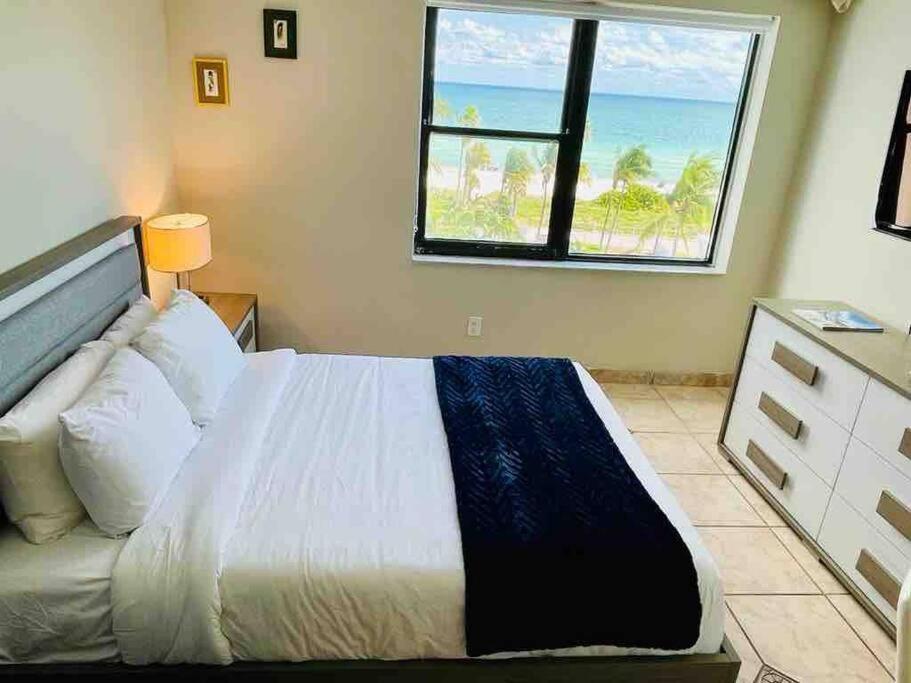 Chic Ocean Front Studio! Miami Beach Exterior photo