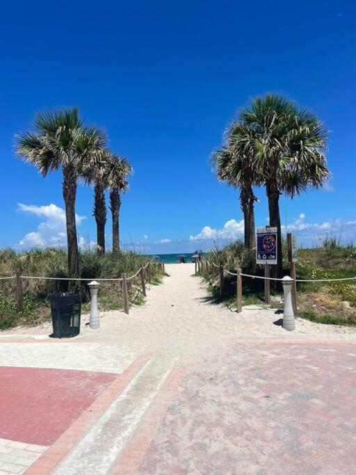 Chic Ocean Front Studio! Miami Beach Exterior photo