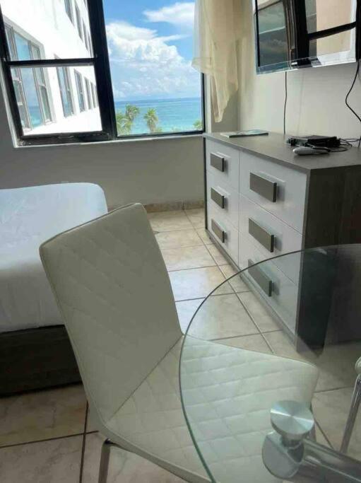 Chic Ocean Front Studio! Miami Beach Exterior photo